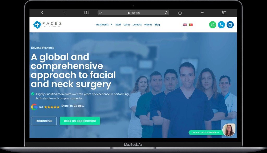 Notebook com o site Faces Facial Surgery, projeto de marketing médico e criação de site da WE